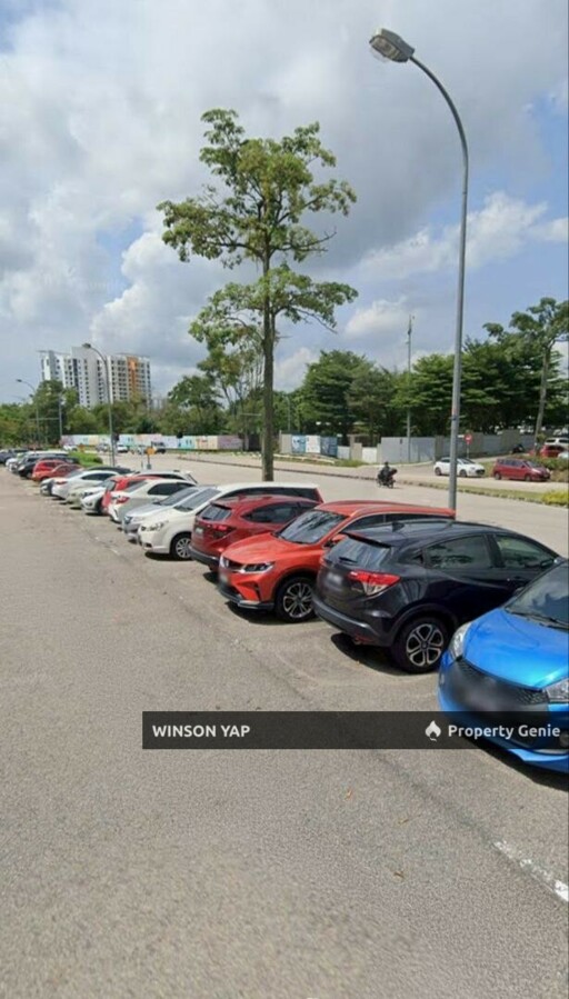 3 Storey Shop Lot in Mainroad Taman Ponderosa Near to Tmn Molek JB