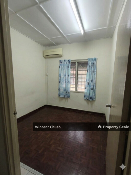 CORNER TOWNHOUSE [Upper Floor] , TAMAN SETAPAK INDAH, KUALA LUMPUR.