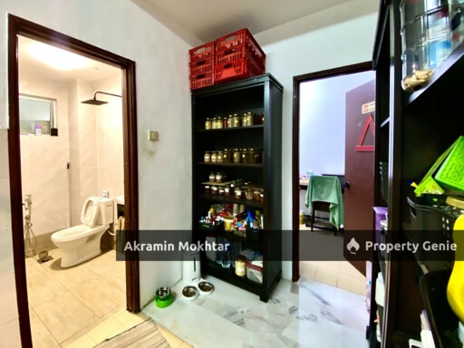 Fully Renovated & Partially Furnished | Double Storey Taman Saujana Puchong SP 10, Puchong