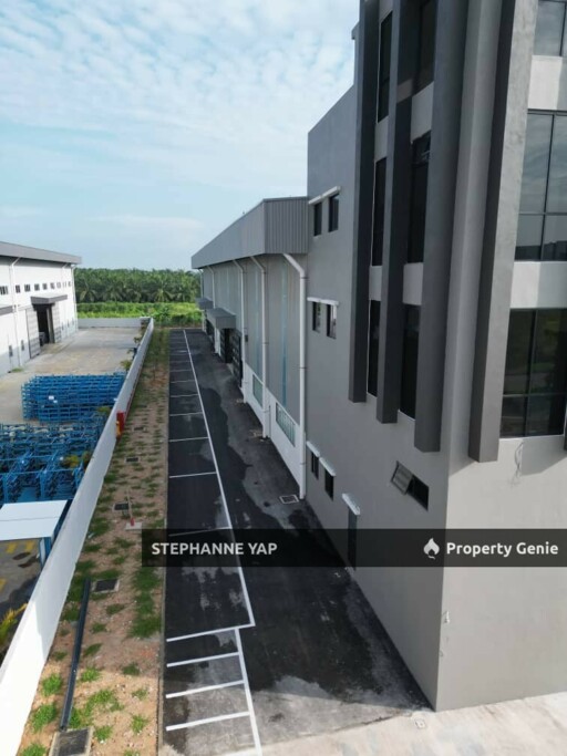 Bestari Jaya Warehouse / Factory with 3 Storey Office for Rent