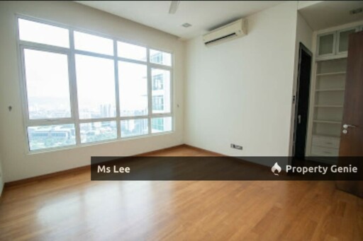 The Pearl @ KLCC-Level 17 private lift- Sale below bank value Rm480k