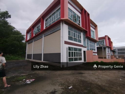 2 Storey Semi Detached Warehouse / Showroom / Office for Sale, 2,400 Sf, Golden Hill, Inanam