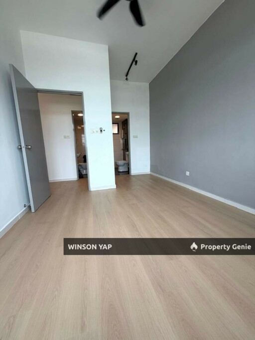 Sky Garden Residence Setia Tropika Lower floor Freehold Non Bumi