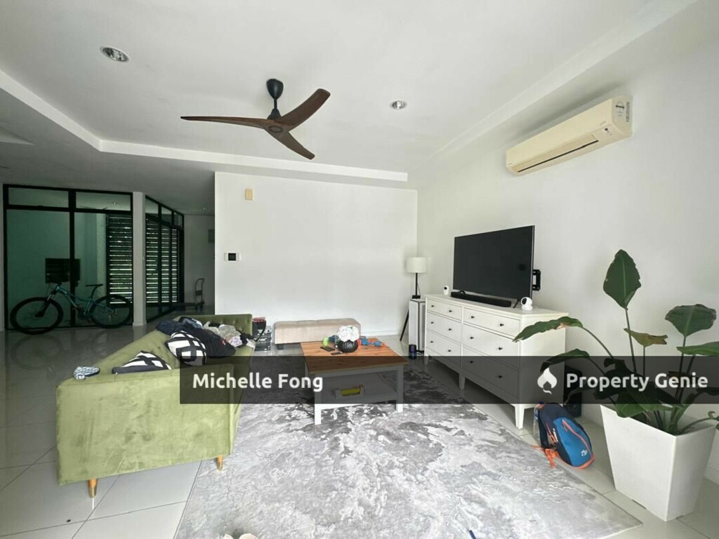 Residensi Ledang @ East Ledang / Townhouse / Ground Floor / Swimming Pools View / Good Condition