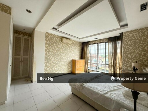 Impian Emas / 2.5 Storey Terrace / Fully Furnished / Fully Renovated