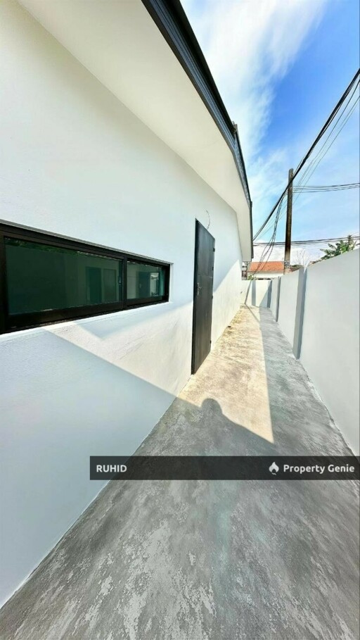 Fully Renovated Corner Lot House for Sale in Taman Sri Skudai
