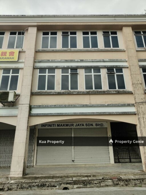 Ground Floor Intermediate Shoplot For Rent! Located at Moyan