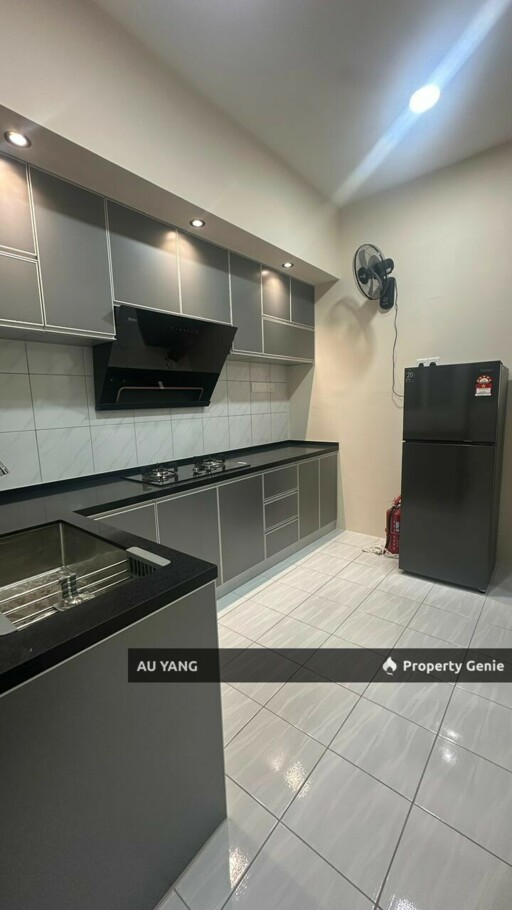 THE ZEN CONDOMINIUM FULLY FURNISHED 850sf 1CP GELUGOR