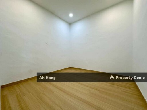 Taman University / Single Storey / Renovated / Freehold / Nearby UTM