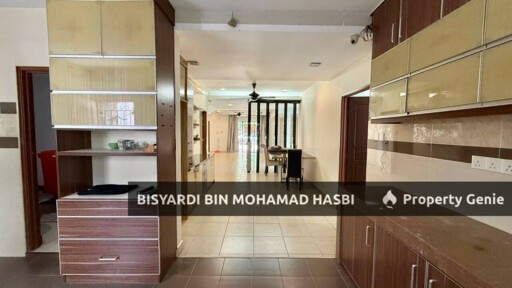 Facing Open Corner Lot Renovated Double Storey Taman Putra Prima, Puchong.