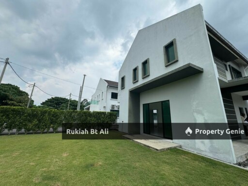 CORNER LOT NEW UNIT TAMAN CHEMBONG UTAMA