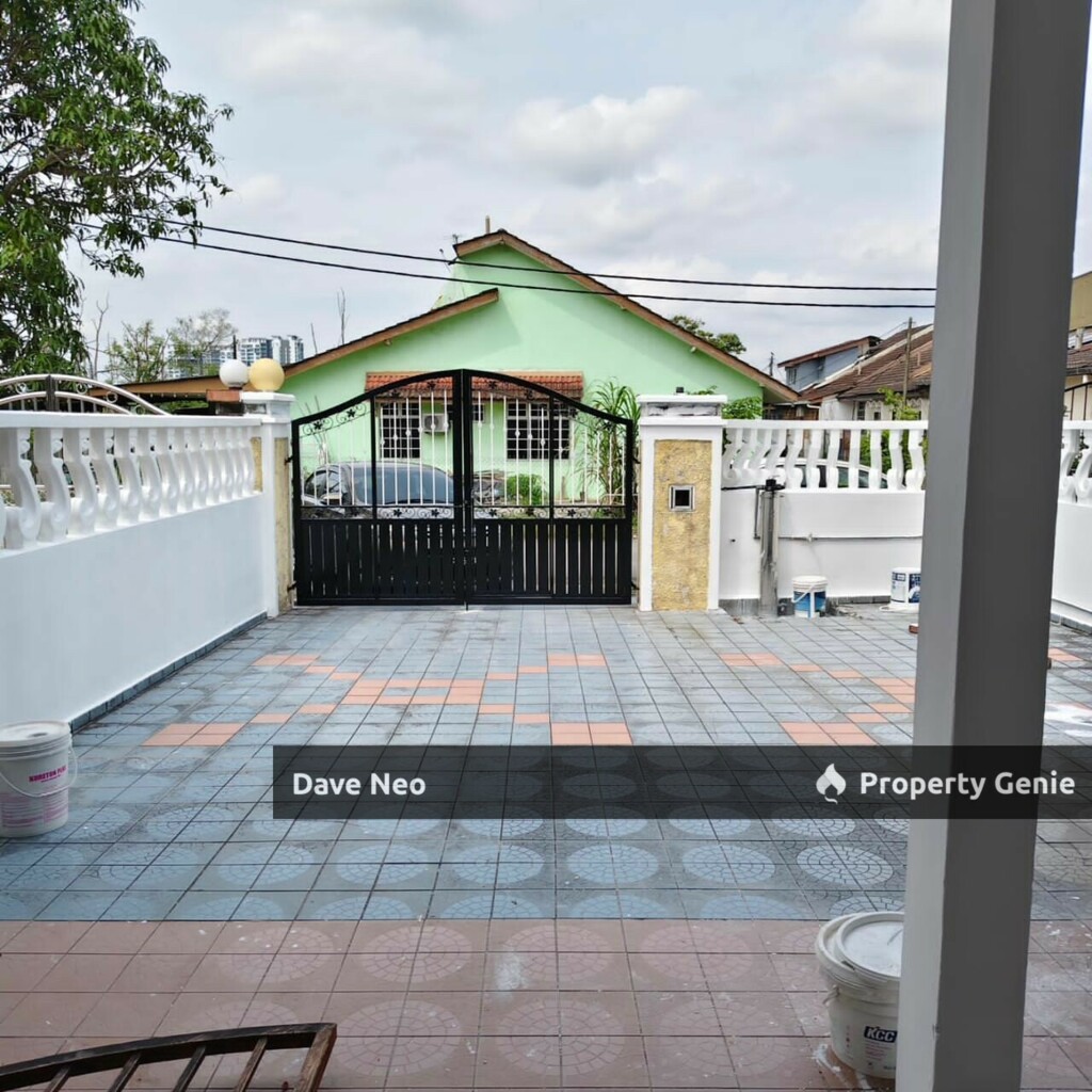 Jalan Camar @ Taman Perling • 1-Storey House • Partial Furnished
