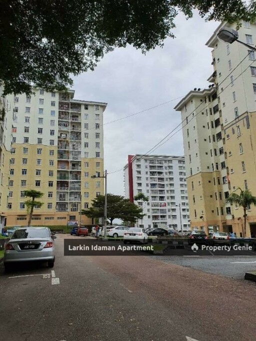 Larkin Idaman Apartment