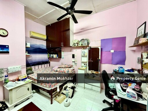 Freehold & Renovated | Setingkat Setengah Bungalow Jalan Tasik Biru Sungai Buloh