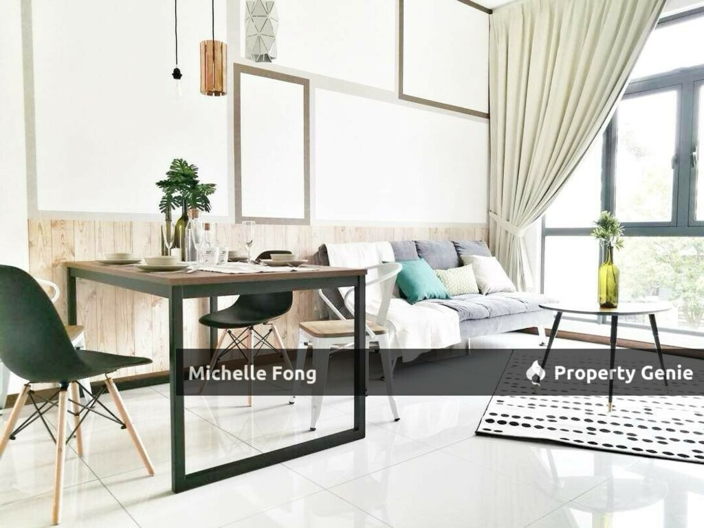 Crescent Bay Suites @ Bayu Puteri / Fully Furnish / 2 Parking Lots