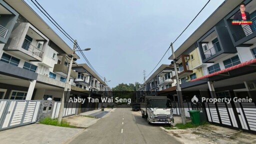 Gayamas 118 | Triple Storey | Bare Condition | Below Market Value, Worth Considering Bah