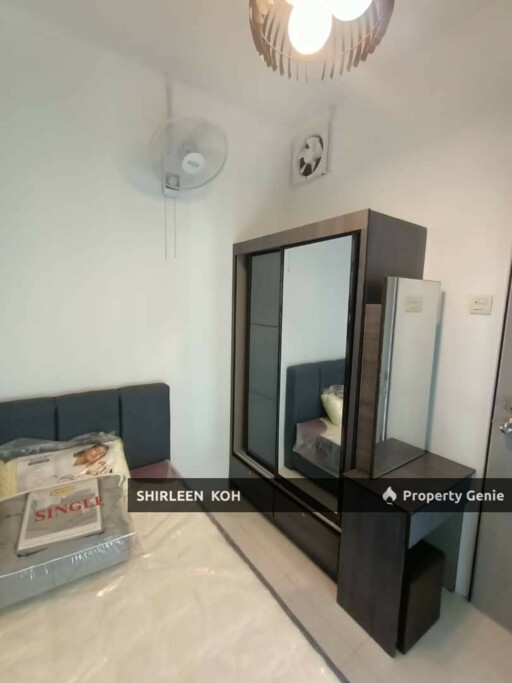 Male Room for Rent at Suriamas Suite @ Larkin JB