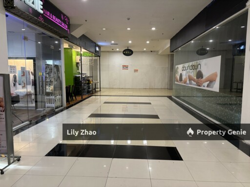 ANCHOR TENANT SHOWROOM Shop Lot for Rent, 4,133 sf, Road Frontage, High Exposure, Main Entrance One Borneo HyperMall, Kota Kinabalu