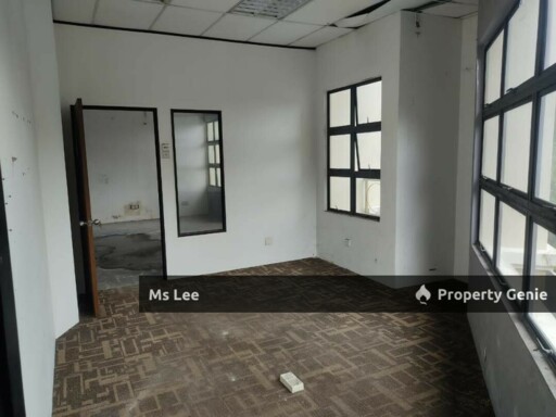 Paragon Valley - Corner 3 Storey Shop Office - Good for Investment