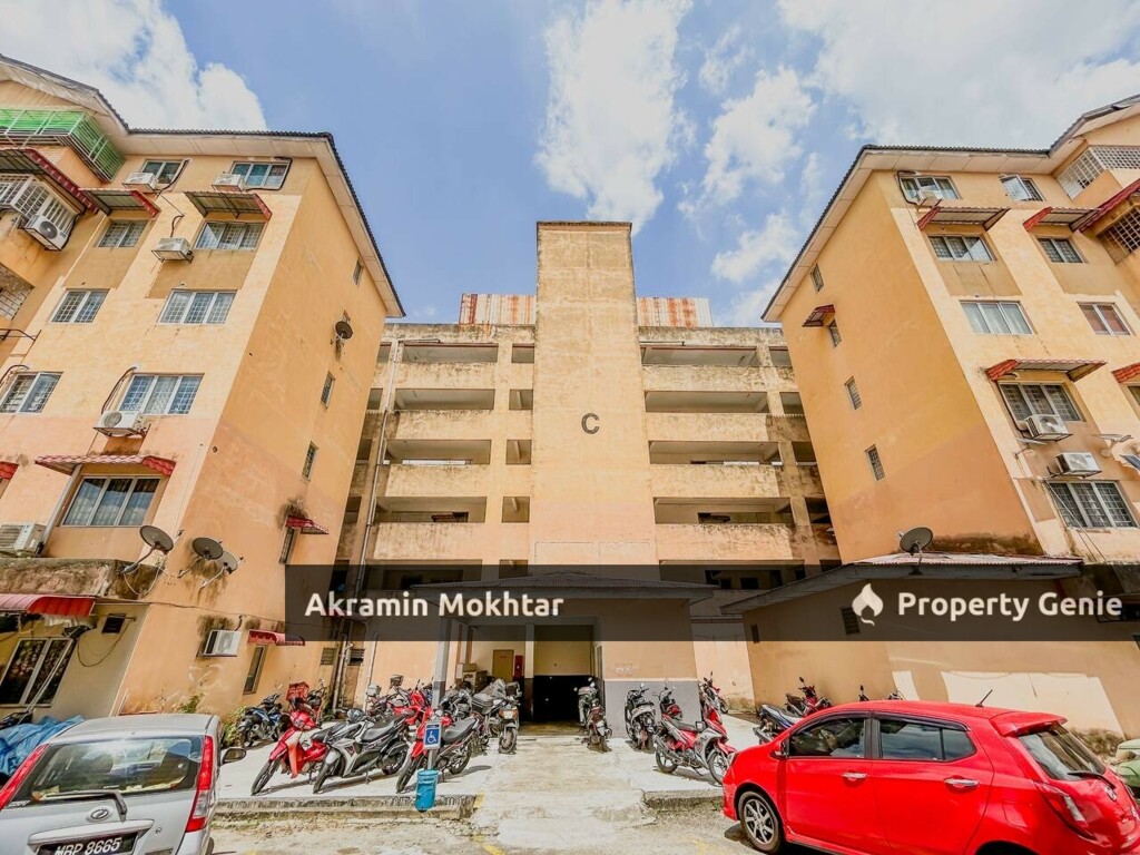 Freehold, Fully Furnished & Renovated | Pangsapuri Bukit Kuda, Klang.