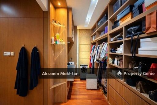 Freehold, Renovated & Partially Furnished | Double Storey Bungalow Saujana Villa, Kajang