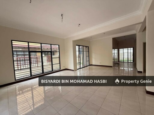 New Painted End  Lot, Double Storey House, Jalan Jeriji (Greenlane) Bukit Jelutong, Shah Alam.