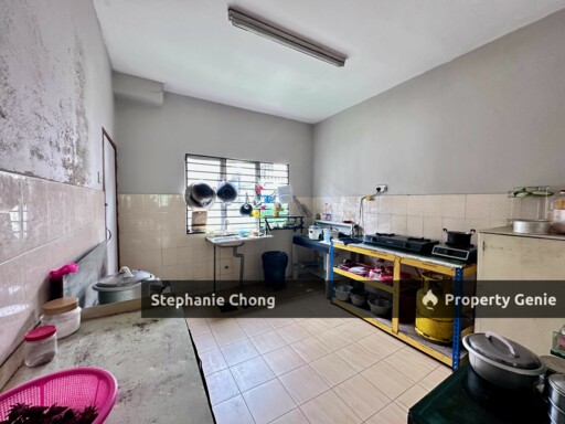 2-Storey Endlot Terrace House in Taman Puchong Utama, Freehold