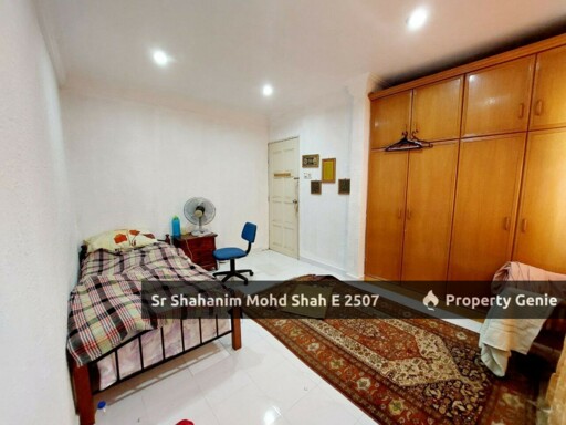 DOUBLE STOREY HOUSE AT TAMAN ALAM MEGAH SEKSYEN 27 SHAH ALAM  END LOT UNIT, RARE UNIT WITH BIG SIZE