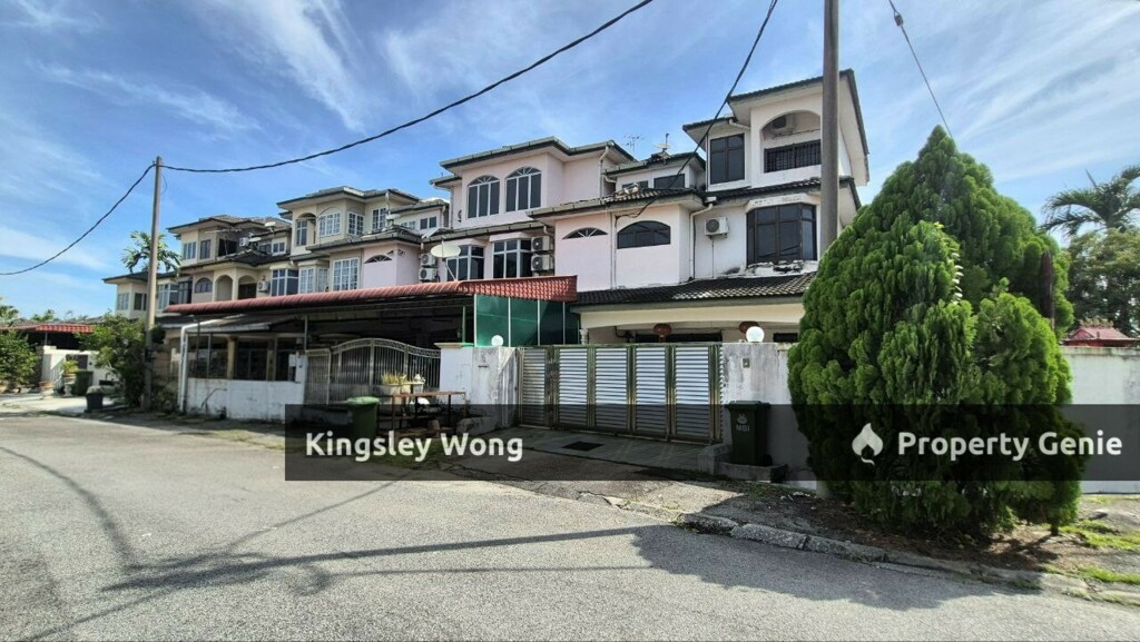 Taman Shatin Pengkalan Pasir Puteh Facing Field Simple Renovated Near Mall Lotus Schools