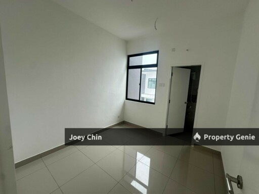 Adda Heights 2 Storey Corner Unit