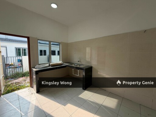 Pengkalan Station 18 Double Storey Terrace House Basic Unit Facing Empty Land