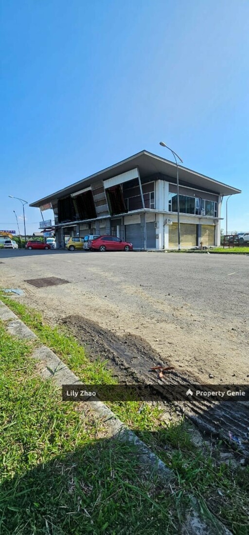 Ground Floor Commercial Shop / Showroom for Rent, Corner Lot, Road Frontage, Plenty of Car Park @Cyber Square, Kota Kinabalu, Sabah
