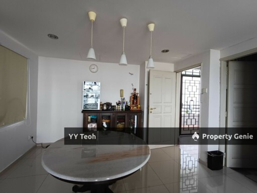 Golden Coast Condo Duplex 2R Unit｜SEAVIEW