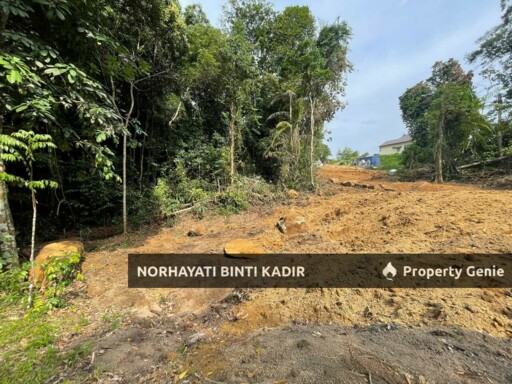 (HOT AREA) LOT BANGLO BESERAH BERHAMPIRAN KG DARAT SEKOLAH