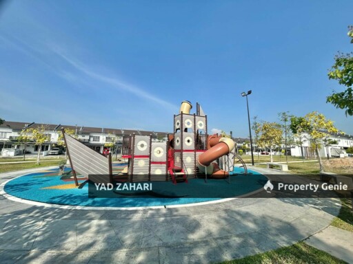 Rentak Perdana, LBS Alam Perdana, Puncak Alam | 2-Storey Terrace 4 Bedrooms | RM450K - Semi Furnished with Good Condition and Gated Guarded