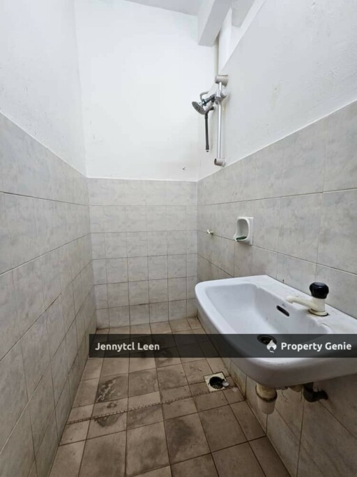 Good Price [Freehold] - [Facing Padang] Single Storey Terrace House Tamam Kasawari, near Batu Berendam and Ayer Keroh, Durian Tunggal