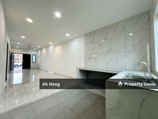 Taman University / Single Storey / Renovated / Freehold / Nearby UTM