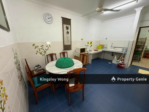 Bercham Double Storey Semi D Chinese Area  Near Lotus Bercham Tasek