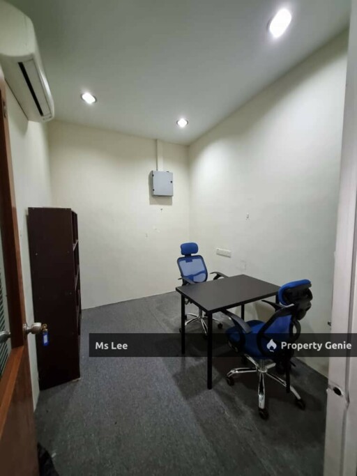 Office Room 8 RM560-Pusat Perdagangan Kuchai @ Kuchai Lama-Ready 15/11