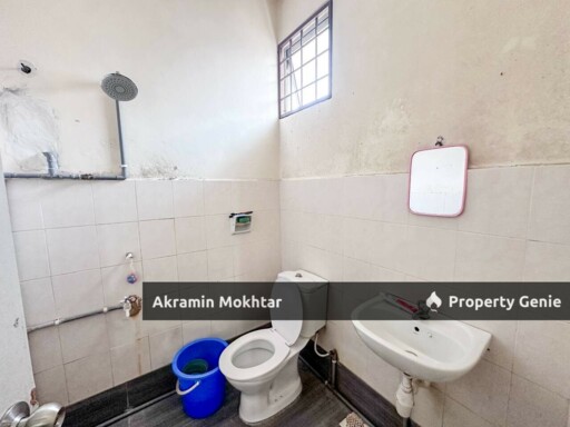 End Lot & Renovated | 2 Storey Terrace Taman Mawar 2, Bandar Baru Salak Tinggi.