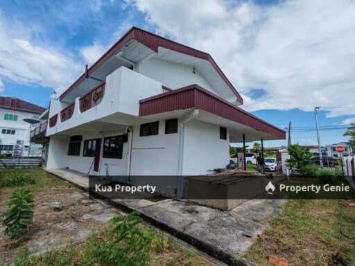 Double Storey Semi Detached House For Sale! Located at Jalan Pisang Timur