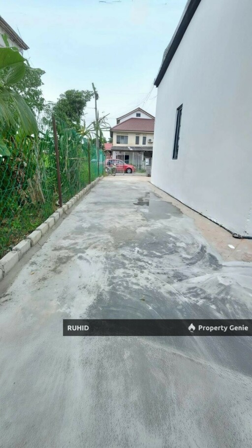 Jalan Tembikai, Taman Kota Masai - (END LOT) DOUBLE STOREY LOW COST HOUSE