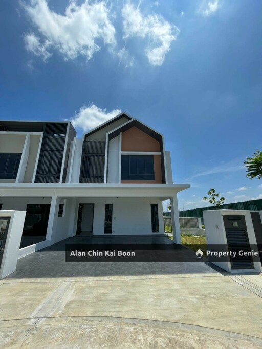 Valeria Gamuda Gardens Corner Lot House For Sale