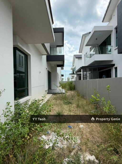 8 Residence Padang Temu Double Storey Semi D