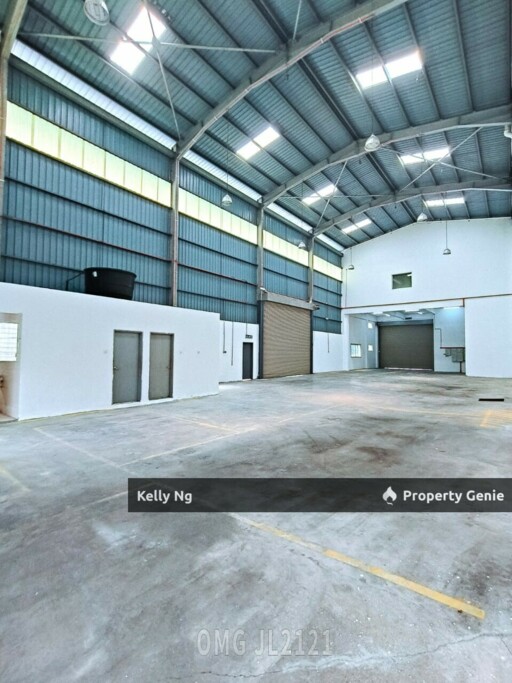2.5 Storey Semi-Detached Factory / Warehouse At Pandamaran Klang For Rent