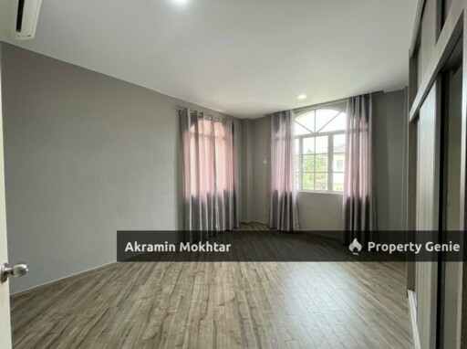 FREEHOLD, GROUND FLOOR, FACING POOL & 1 PARKING | Catalina Villa Condominium
