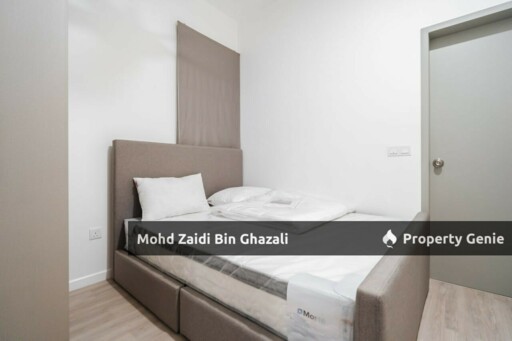 Fully Furnished 3 Bedrooms Condo @ Lakefront Resident