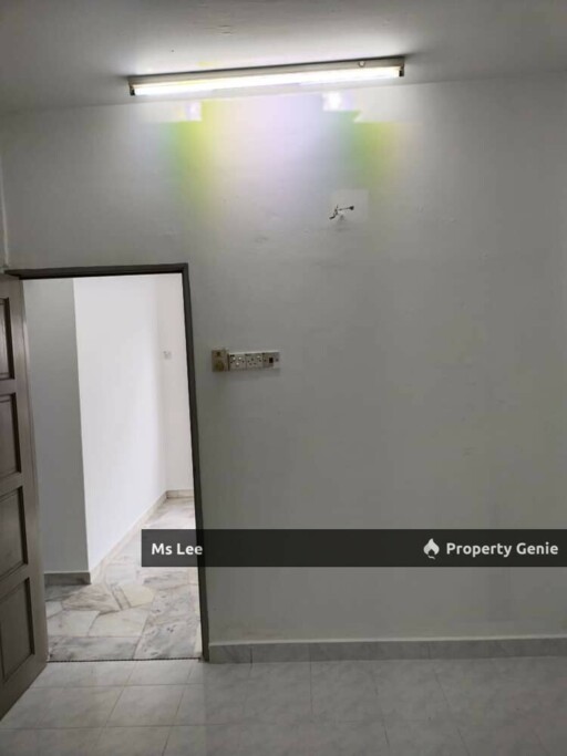 End Lot 2 storey Town House (Ground floor)-Taman Sri Sentosa @ Klang-Ready Now