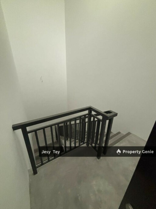 For Rent Setia Tropika Shoplot (Second Floor)