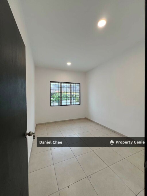 Near to Aeon Kinta City Renovated Terrace For Rent